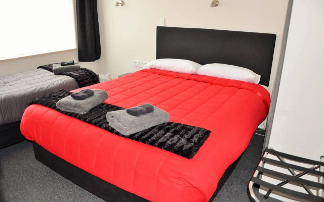 Esplanade Motels