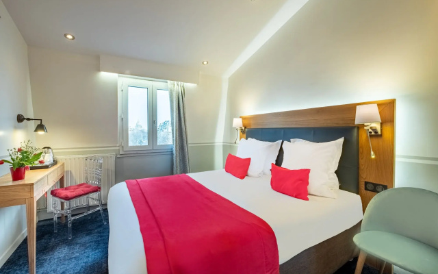 Hôtel Eiffel Segur