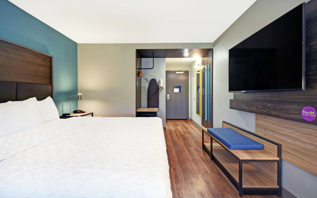 Tru by Hilton Grand Rapids Airport