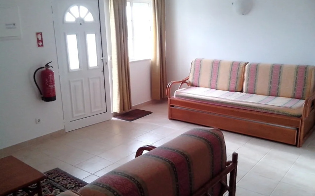 1 Bed Flat - Sleeps 2 - Parking - Wifi