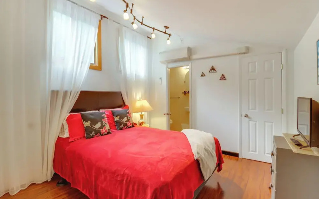Community Indoor Pool: Tannersville Townhome