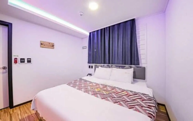 S Hotel