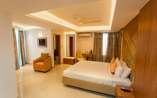 Royal Raj Hotel & Condominium