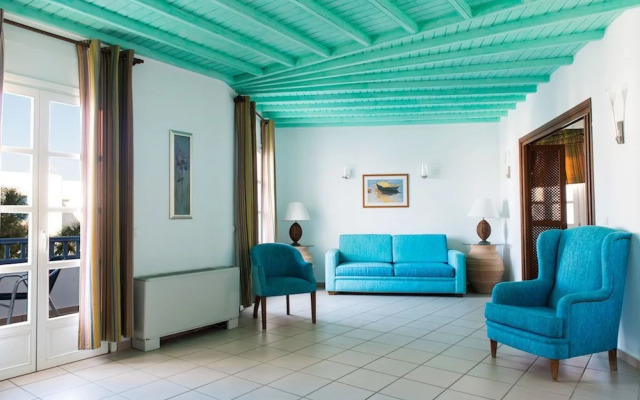 Poseidon Hotel & Suites