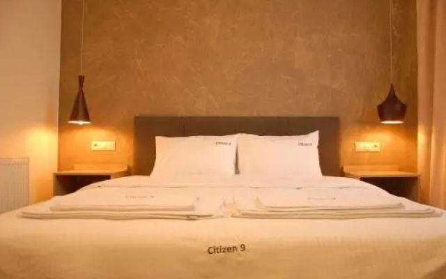 Citizen 9