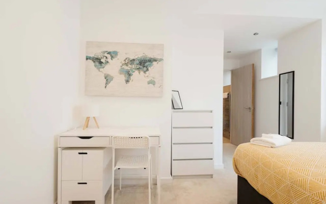 Central Leeds 1-bed Apartment Near Train Station