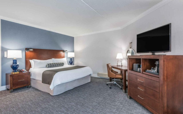 Hamilton Park Hotel & Conference Center