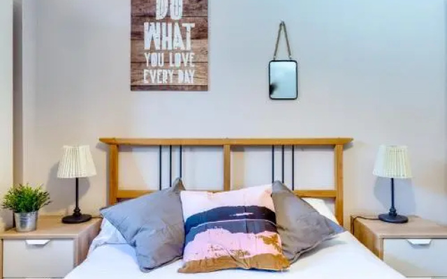 Spacious Apartment Fira Bcn & Camp Nou