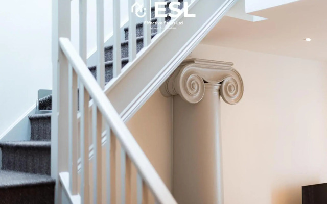 Dashing 2 Bedroom Duplex Church Apartment With Free Parking