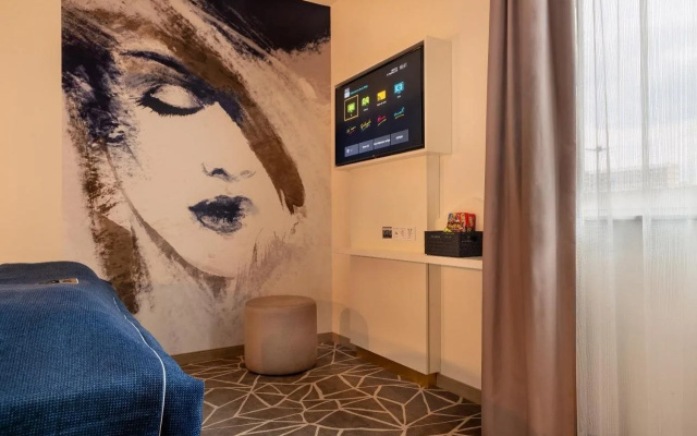 Holiday Inn - the niu, Ridge Halle Central Station by IHG