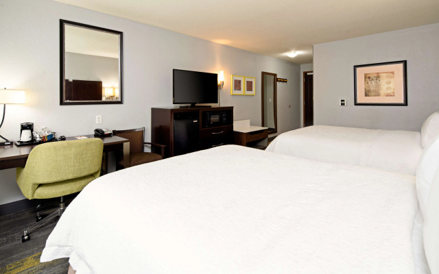 Hampton Inn & Suites Bakersfield/Hwy 58, CA