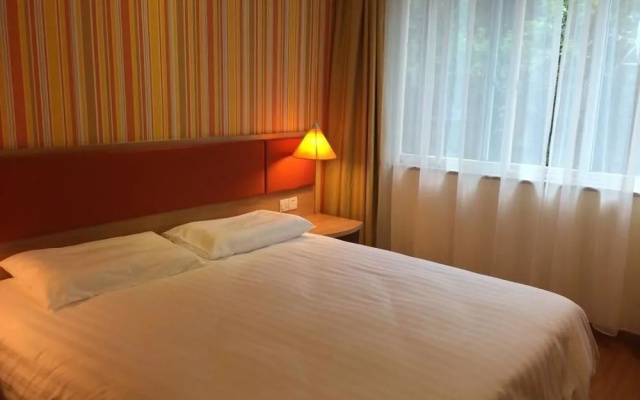 Home Inn Chengdu New City Square Tongjinqiao