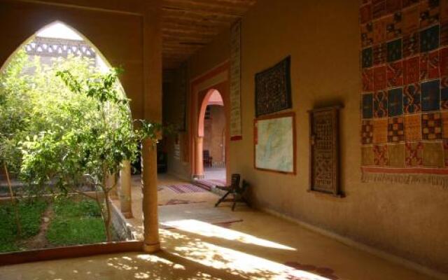 Отель Maison Merzouga Guest House Марокко, Мерзуга - отзывы, цены и фото номеров - забронировать отель Maison Merzouga Guest House онлайн вид на фасад
