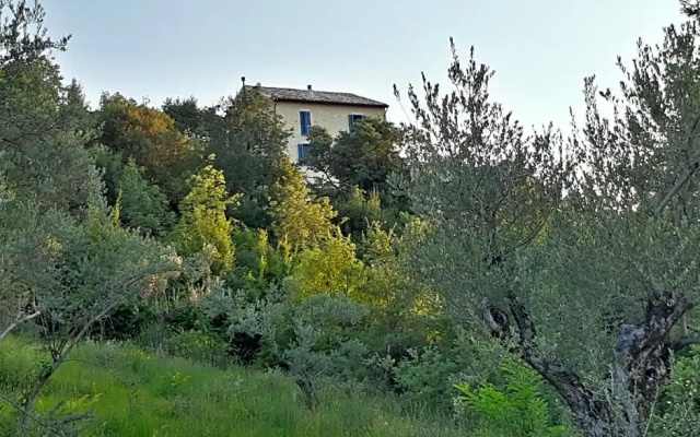 La casa dalle finestre blu