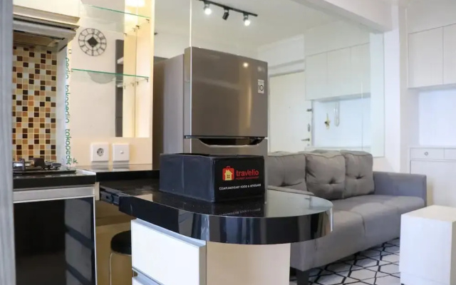 Warm And Minimalist 2Br Green Bay Pluit Apartment