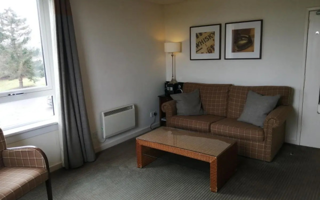 Eight Acres Hotel