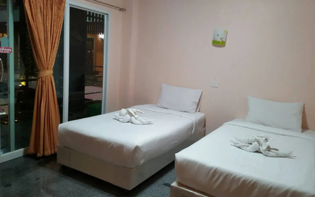 B and B Hotel