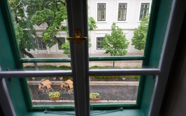 Postel Hostel