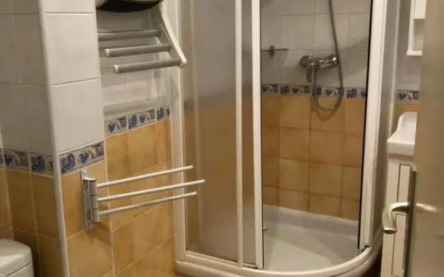 Appartement lumineux, avec balcon, à 200m de la plage