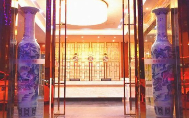 Guangzhou Treasure Holiday Hotel (Panyu Shiqiao Branch)