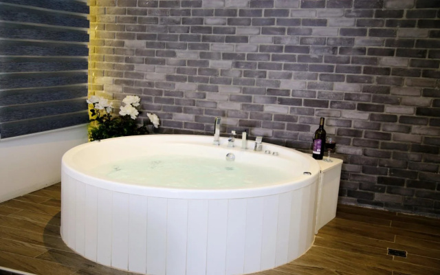 G Suites & Spa