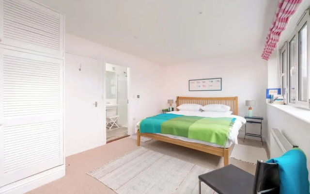 JOIVY Stylish flat between London Bridge