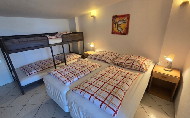 Mobile Home im Ferienpark mit Seezugang