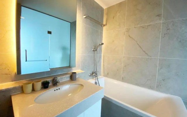 The Astra 2bedroom,close night bazaar and old city