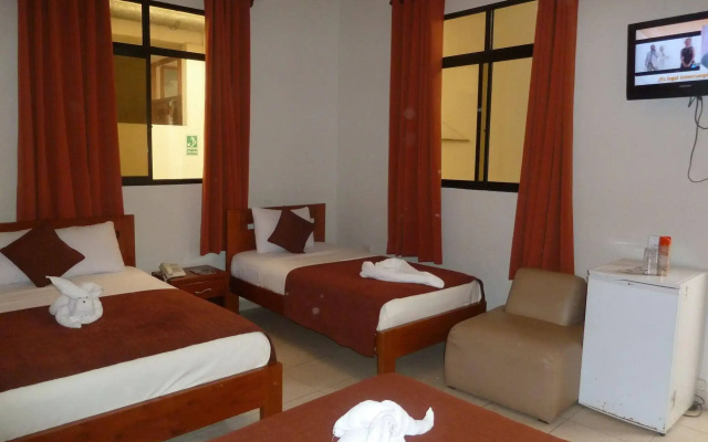 Hostal Huayruro