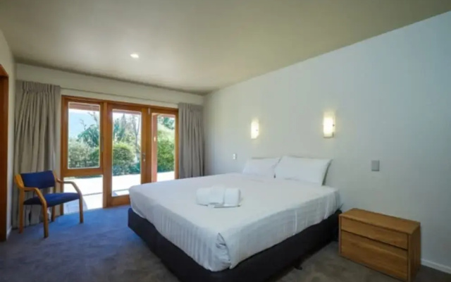 Middle Creek House
