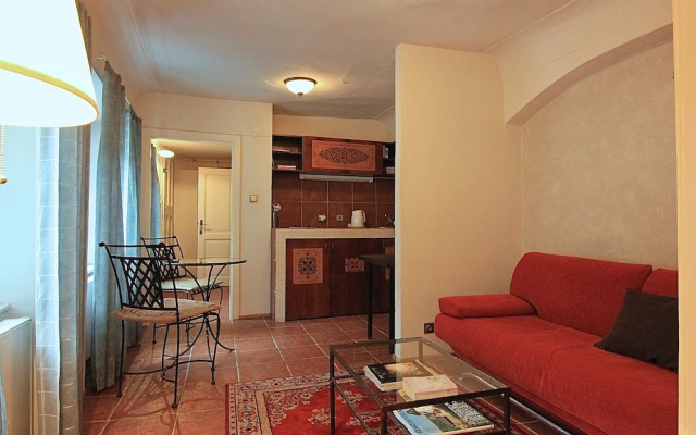 1 Bed Flat - Sleeps 3 - Courtyard - Wifi