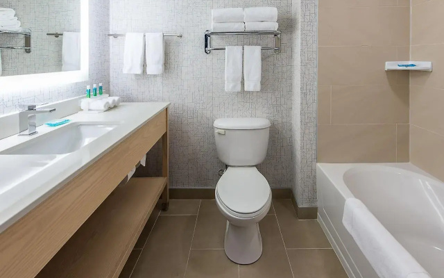 Holiday Inn Express & Suites Halifax-Bedford
