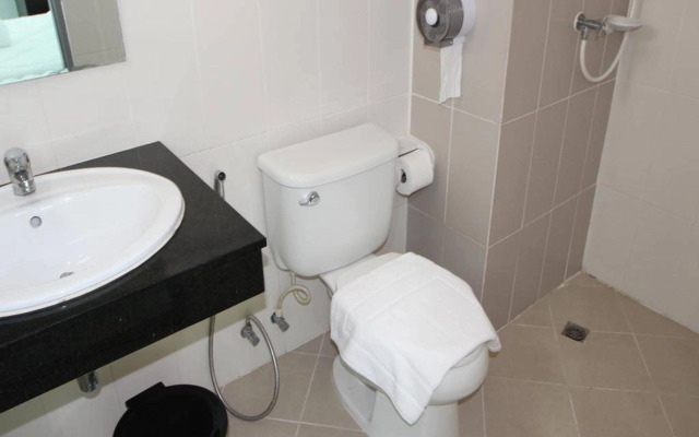 Angel Service Apartment Patong Beach