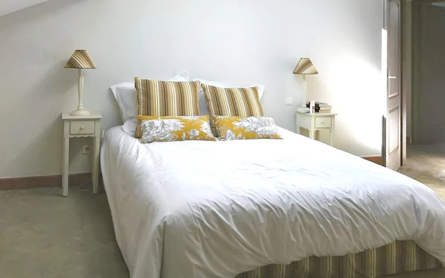 Apartment With 2 Bedrooms in Jonquières, With Wifi