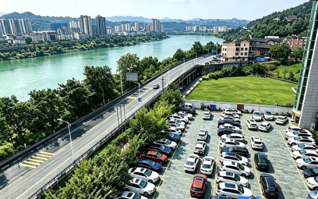 Jiangjing International · Ezzy Urban CultureHub Hotel (Shiquan Hanjiang Ancient City Branch)