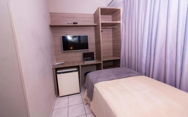 Kennedy Slim Hotel