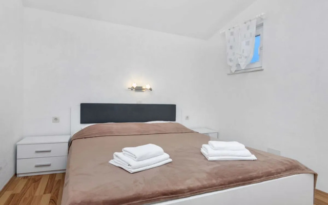 Apartment Cico Hvar/Pokrivenik 25302
