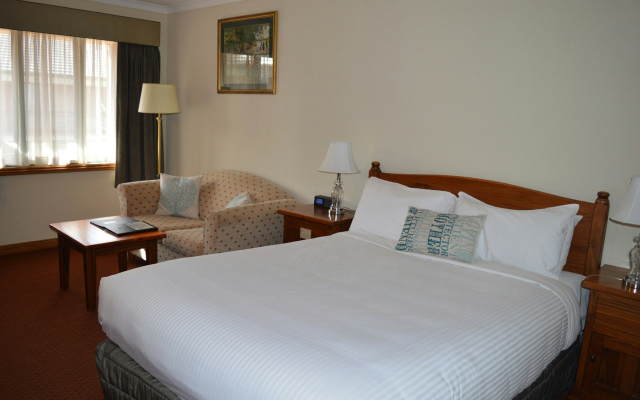 Gateway on Monash Boutique Hotel