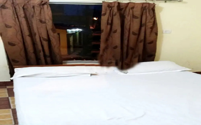 Goroomgo Kashi Inn Varanasi