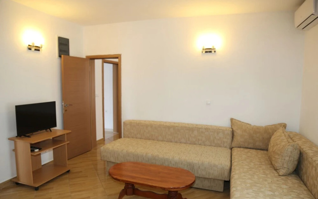 Exceptional 1-bed Apartment in Ulcinj