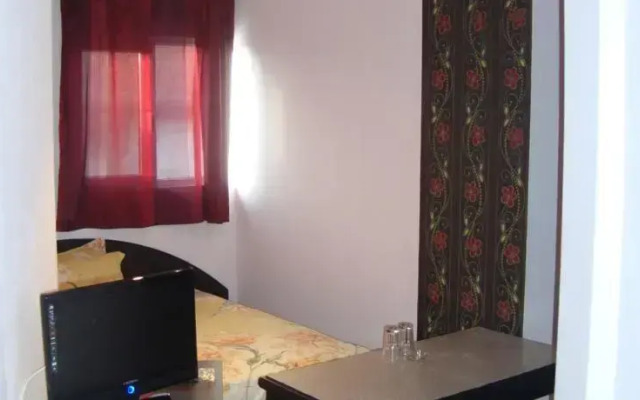 Hostel Shatrata