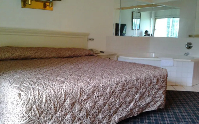 Budgetel Inn & Suites Hotel