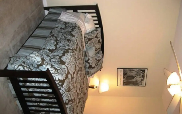 Steve Greenhagen 2 Bedroom Condo