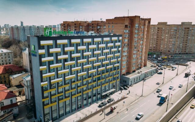 Гостиница Holiday Inn Express Moscow - Baumanskaya в Москве 1 отзыв об отеле, цены и фото номеров - забронировать гостиницу Holiday Inn Express Moscow - Baumanskaya онлайн Москва вид на фасад