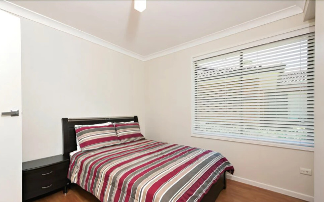 Little Beach House, 8 Mistral Close