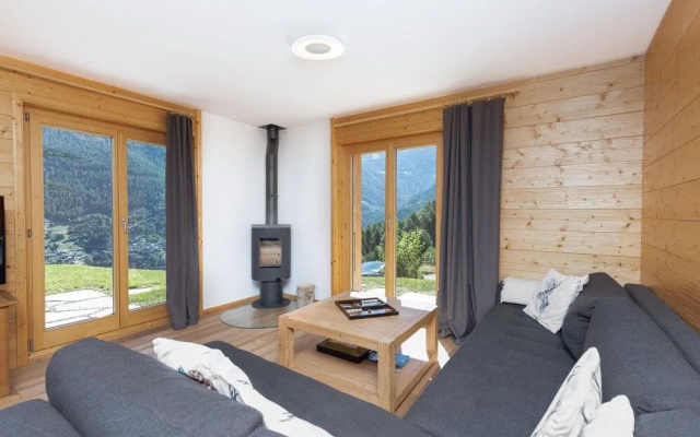 Chalet Le Cerf New Build Stylish Stay