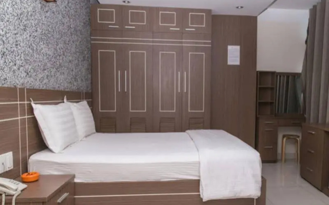 Yumi Hotel