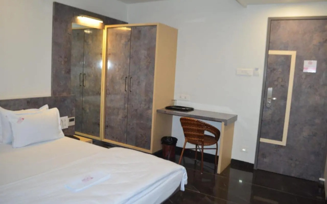 Hotel O2 , Sangli