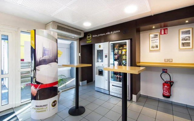 B&B HOTEL CHARTRES Le Forum (1)