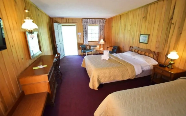 Graves Mountain Farm & Lodges